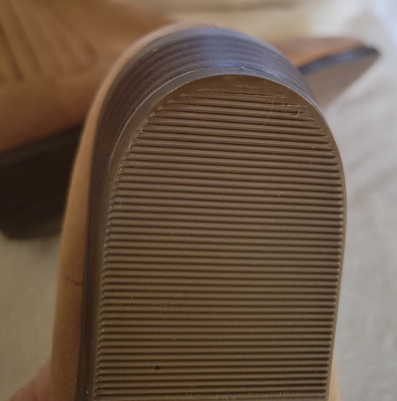 UNIVERSAL THREAD POINTED TOE LOW BLOCK HEEL ANKLE BOOTIE - Picture 3 of 12